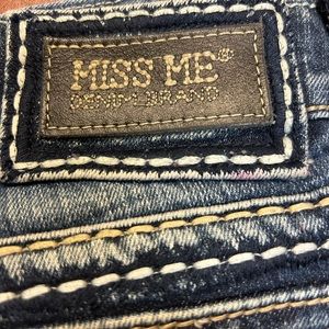 Miss Me Jeans size 27, 31” inseam